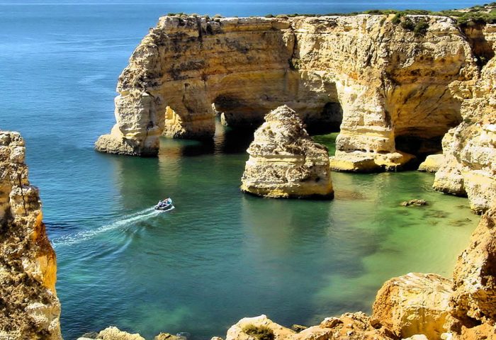 Passeio-de-barco-no-Algarve